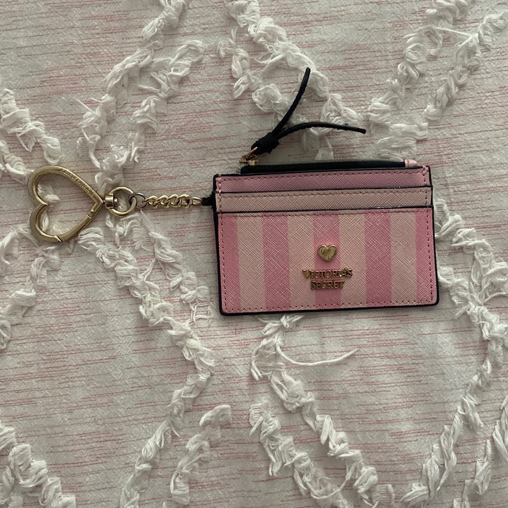 Pink VS wallet